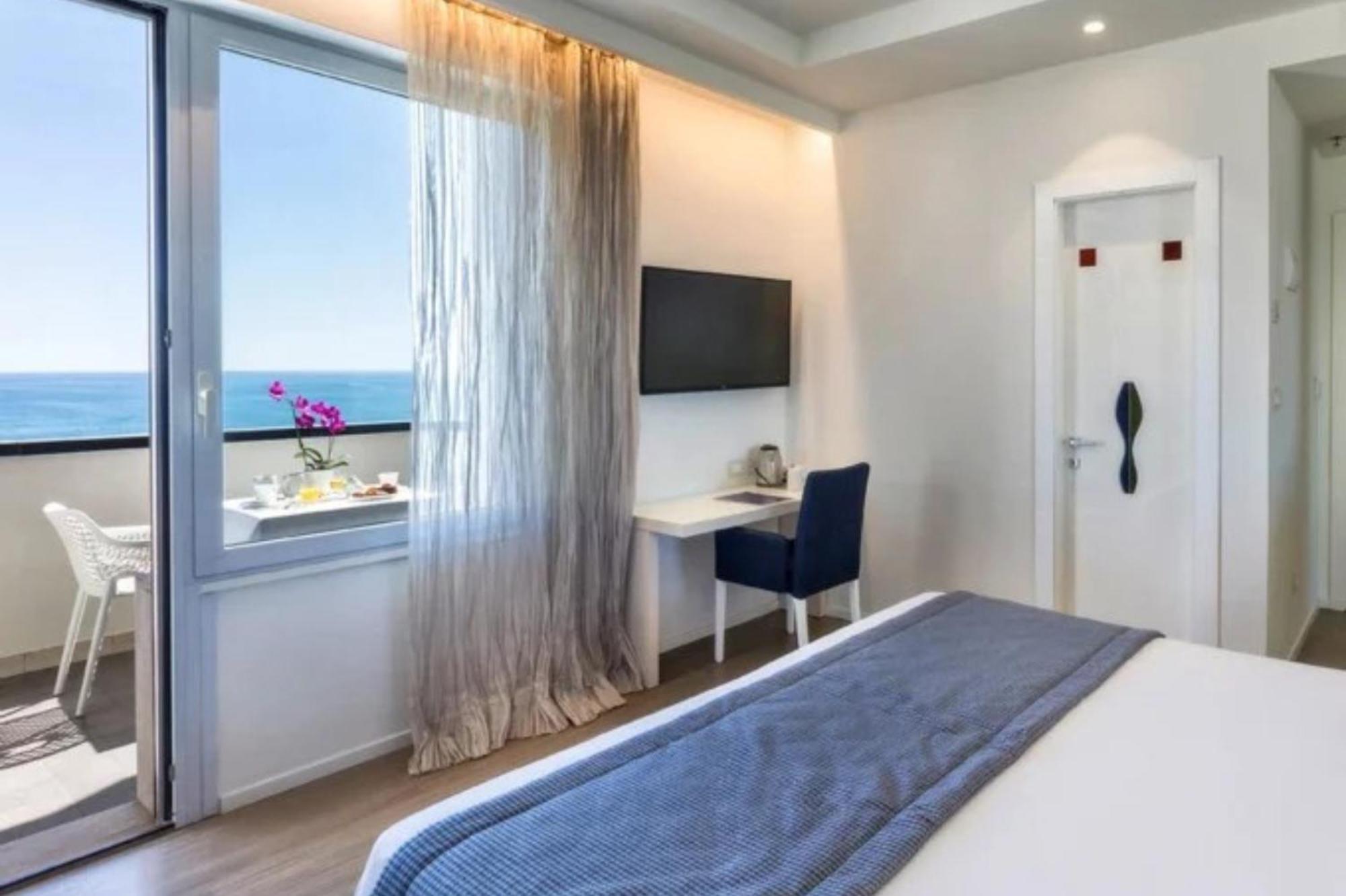Hotel Nautico Riccione Kültér fotó