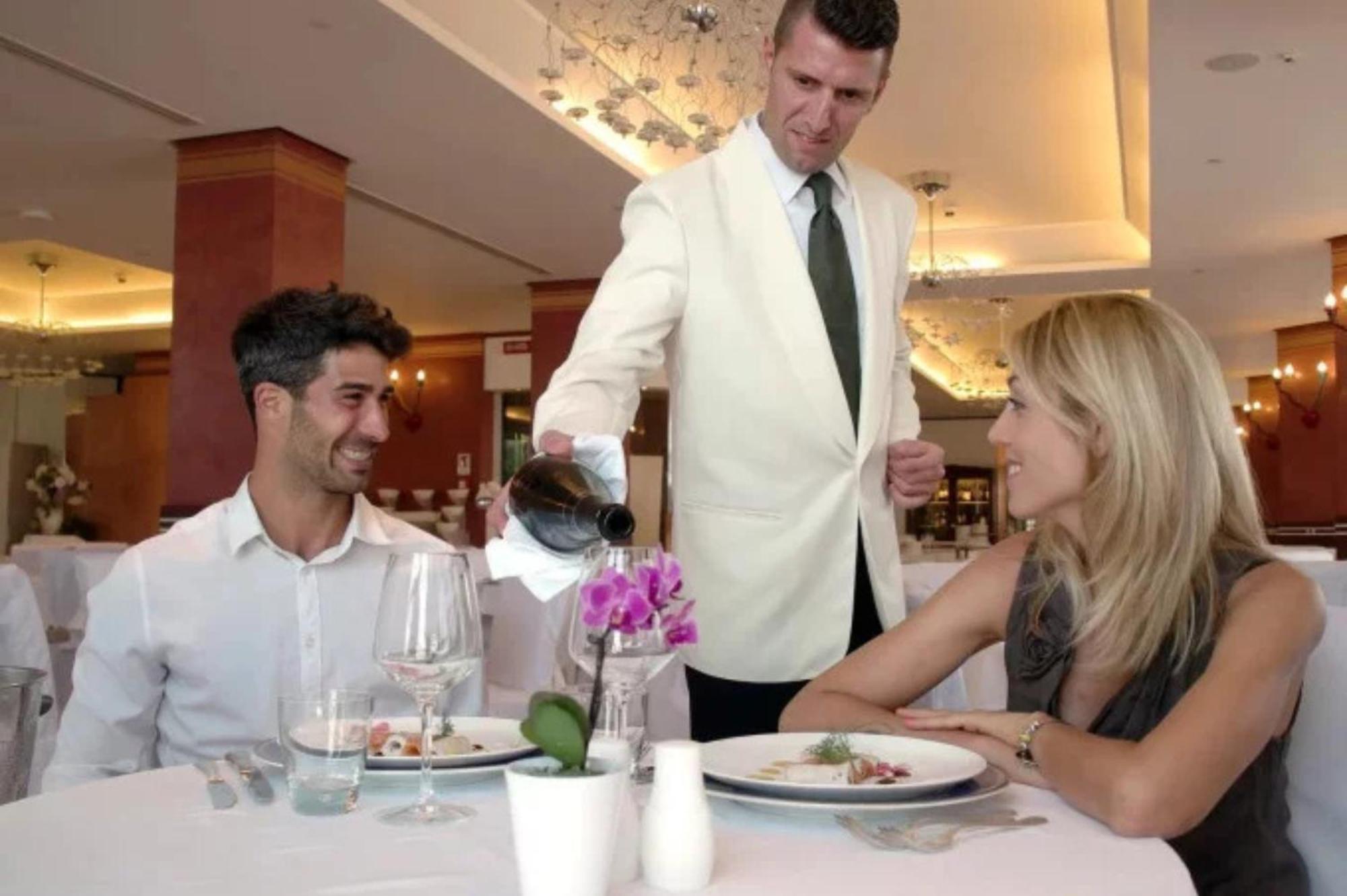 Hotel Nautico Riccione Kültér fotó