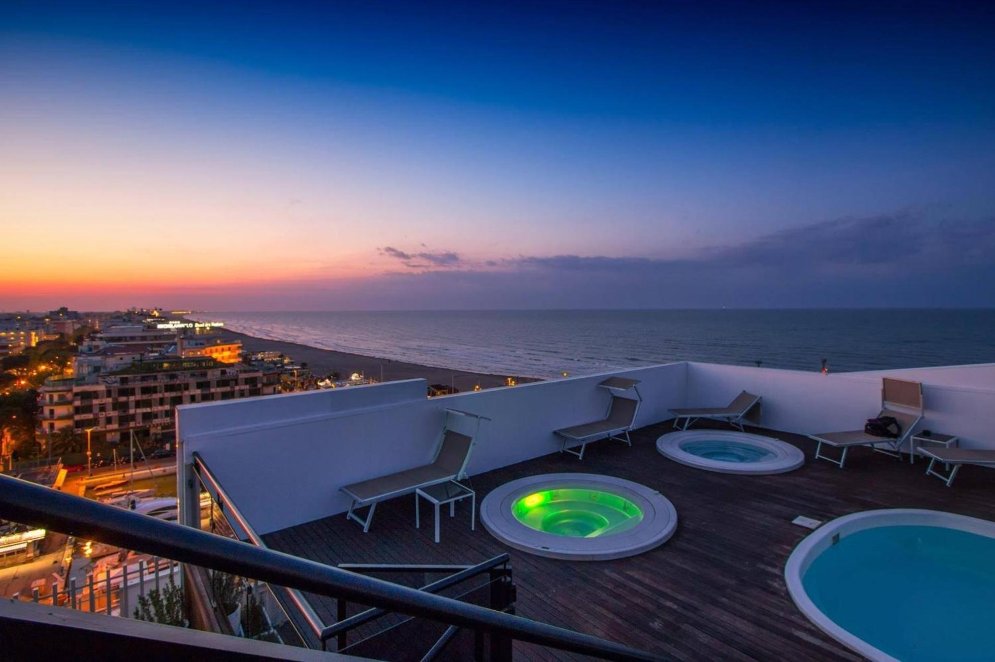 Hotel Nautico Riccione Kültér fotó
