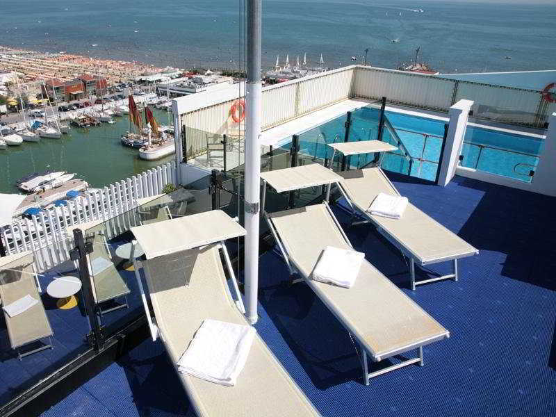 Hotel Nautico Riccione Kültér fotó