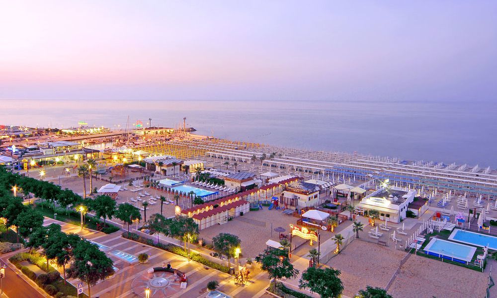 Hotel Nautico Riccione Kültér fotó