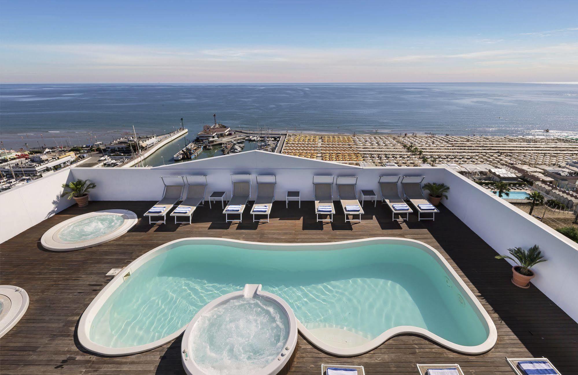 Hotel Nautico Riccione Kültér fotó