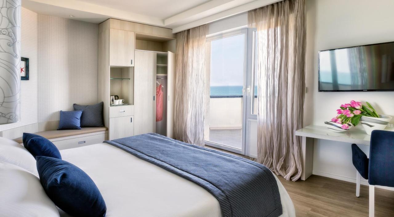 Hotel Nautico Riccione Kültér fotó